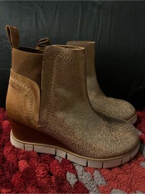 DIBA True Women’s Tan Crackle Leather Chelsea Wedge Boot